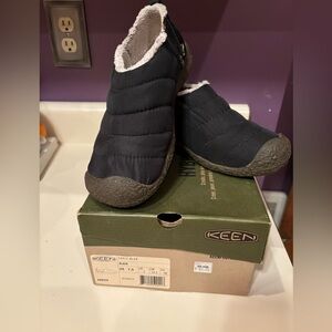 KEEN Howser Black Size 7.5